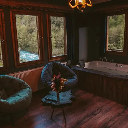 Hotel River Deluxe Çamlıhemşin